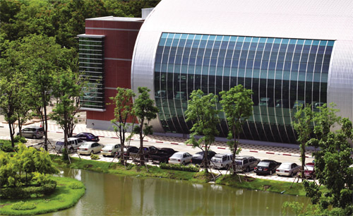 Design Flexibility in  Construction with Steel