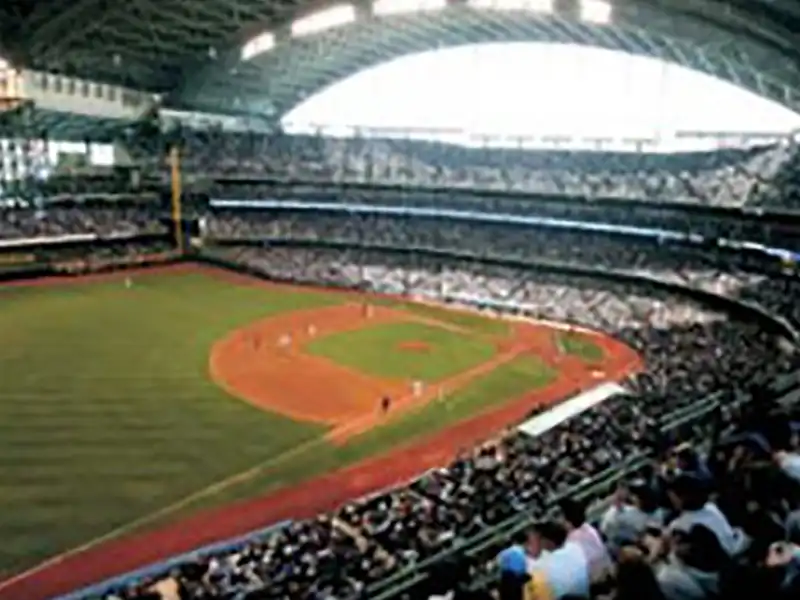 the final game of the season at Miller park completed in September 2006