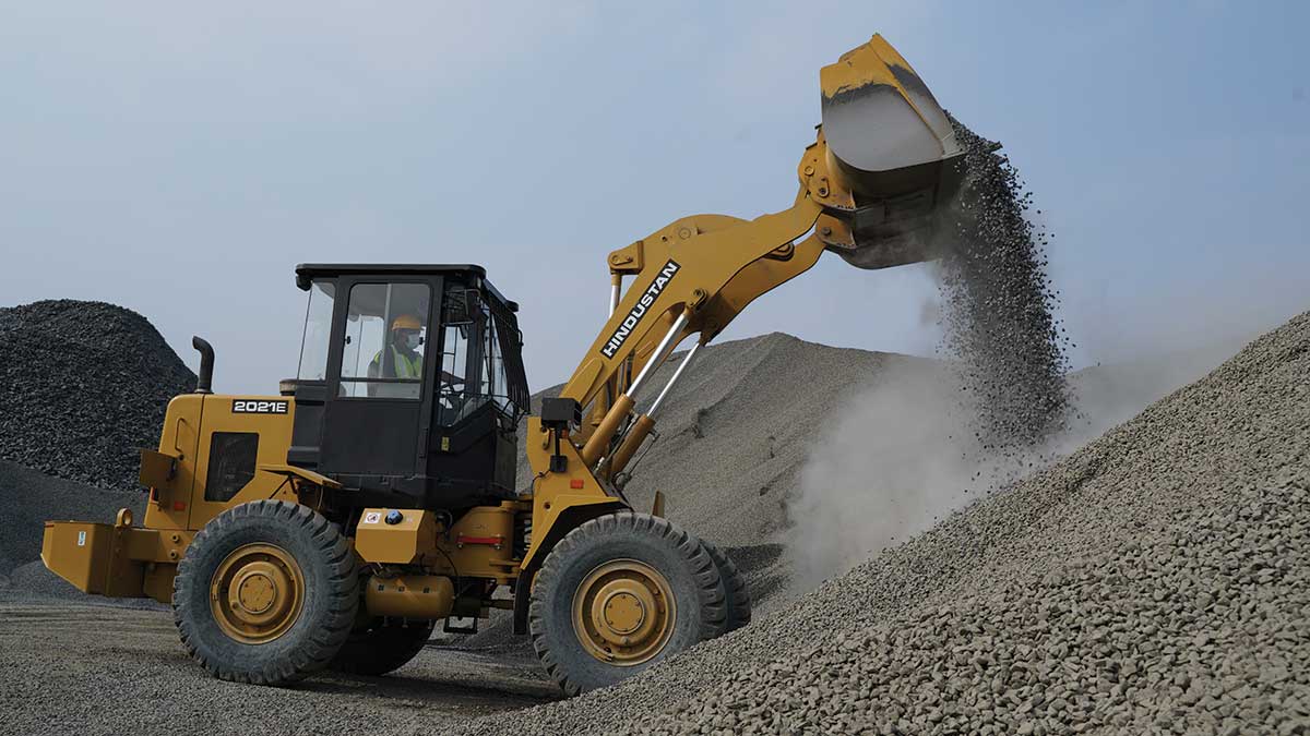 GMMCO and Caterpillar launch Hindustan 2021E BS IV compliant Wheel Loader