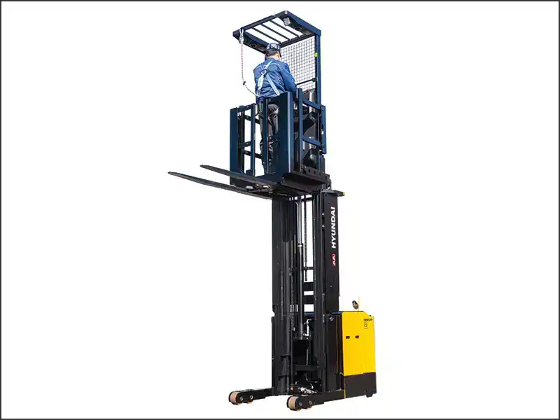 HD Hyundai: Electric Forklifts, Diesel/LPG Forklifts, Reach Trucks