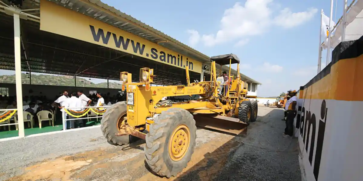 SAMIL pre-owned construction equipment
