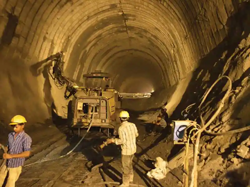 Tunnelling & Underground Projects Sharing Risks & Responsibilities