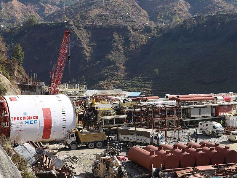Construction of Head Race Tunnel of Vishnugad-Pipalkoti HE Project