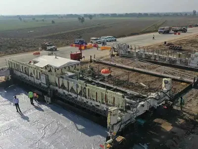 WIRTGEN Slipform Paver SP 1600 – the world's largest paver - comissioned for construction of Vadodara-Kim Expressway