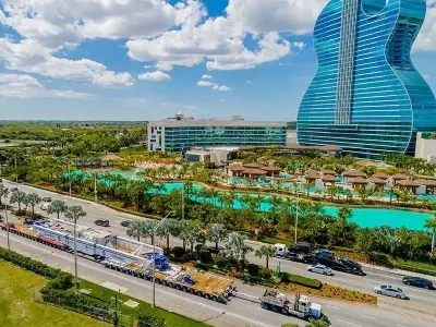 Edwards makes light work of mega transport in South Florida
