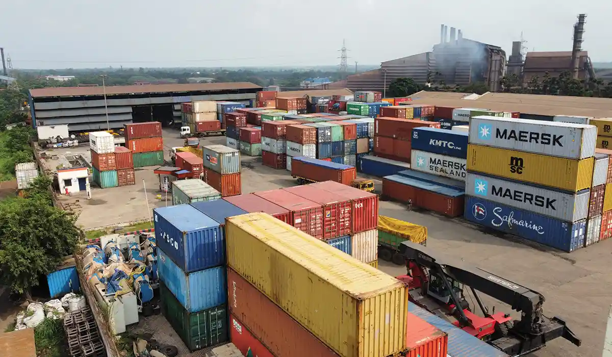 the highly competitive and fragmented Indian logistics sector