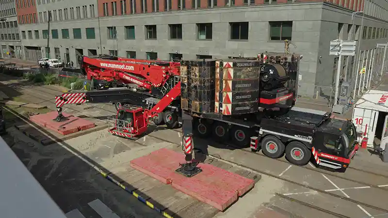 Mammoet-crane-LTM-11200