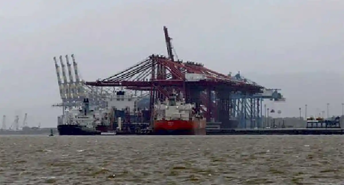 Image of Offshore Structure platform and Jettie