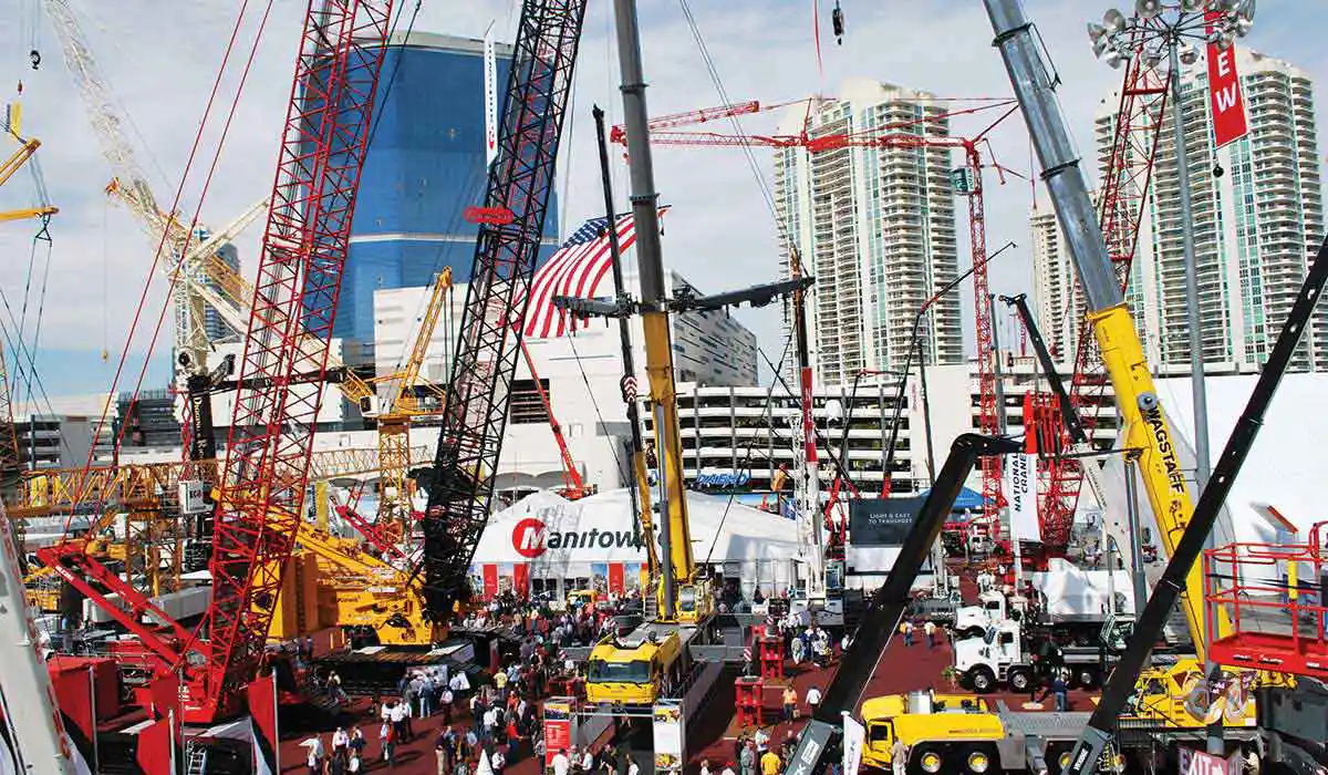 6 new Manitowoc cranes debut