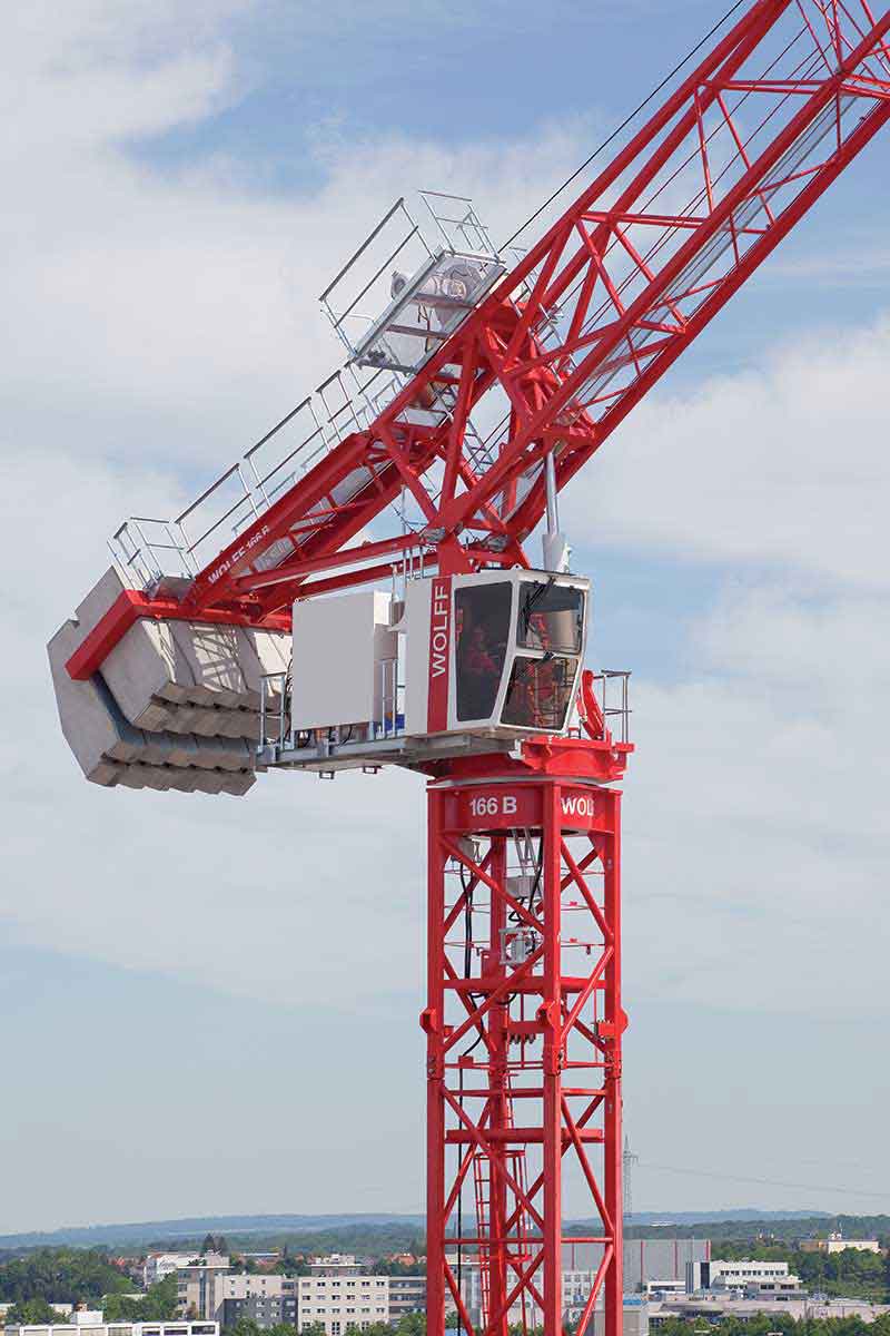 The WOLFF 166 B US comes with the latest WOLFF CAB crane cabin