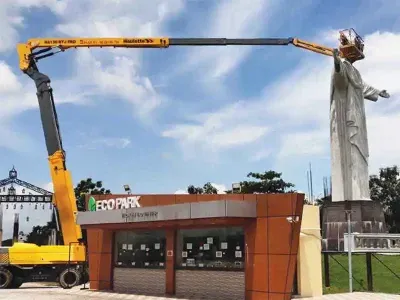 Haulotte big booms ideal for maintenance of XXL works of art