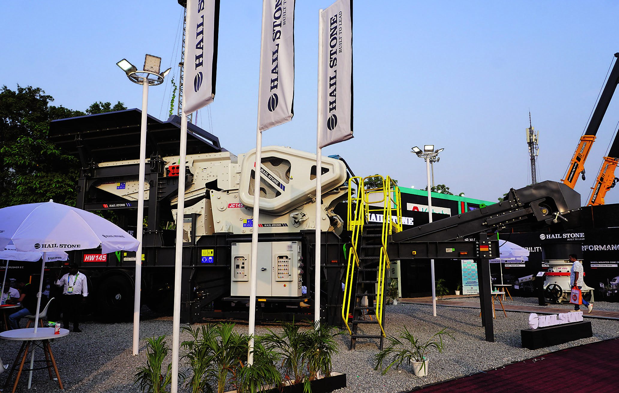 Hailstone crushing equipment at the exhibition