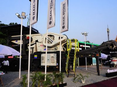 Hailstone crushing equipment at the exhibition