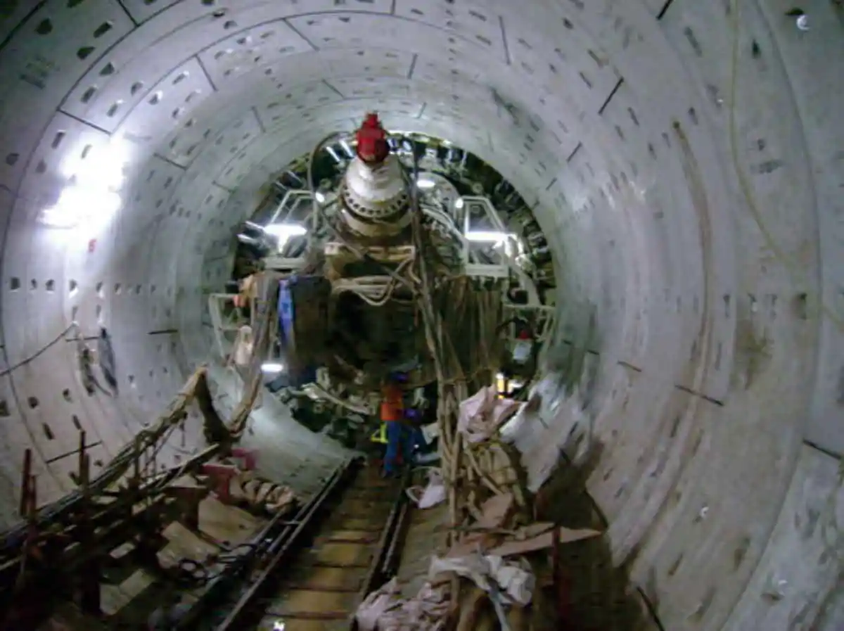 Tunnelling by EPB Tunnel Boring Machine in DMRC