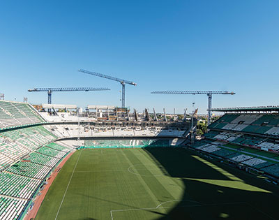 Linden Comansa tower cranes at Real Betis stadium