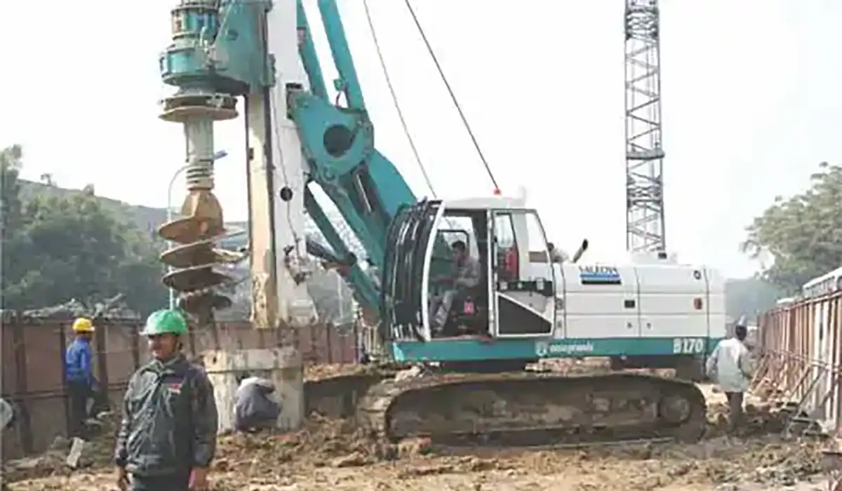Piling and foundation piling and foundation machinery