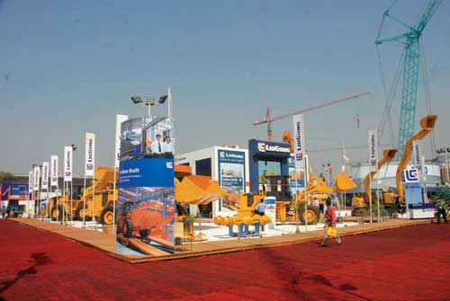 Liugong displays earthmoving products