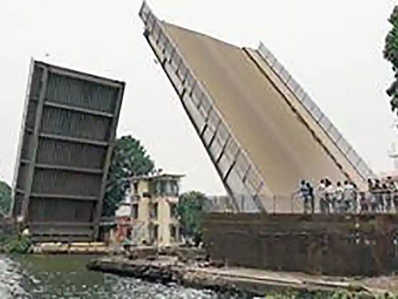 Bascule-Bridge