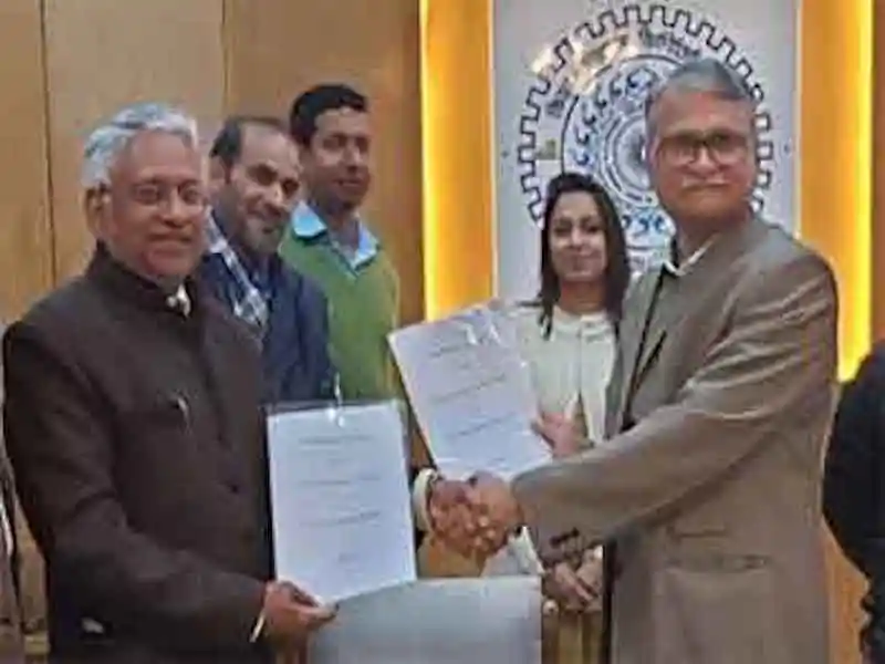 IIT Roorkee signs MOU with CSIR-CRRI to promote quality manpower in road & transportation sector