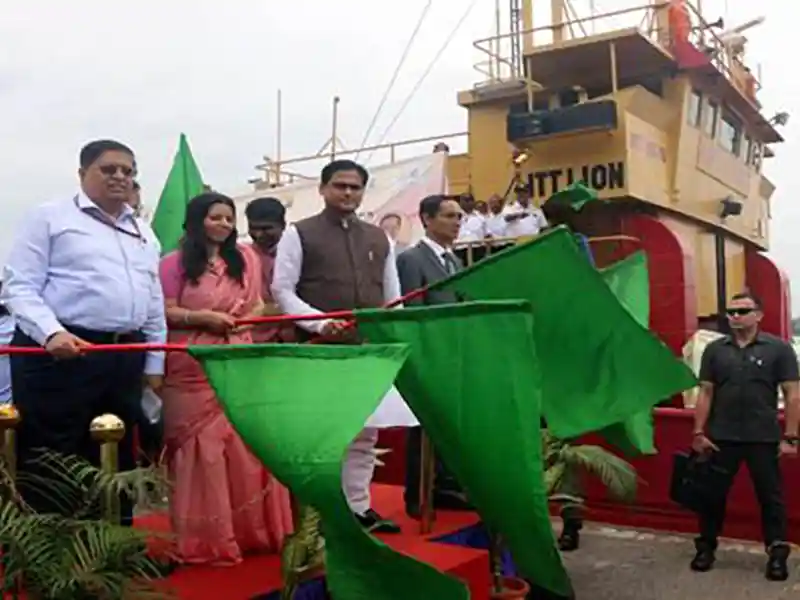 Inaugural shipment MV-ITT LION (V-273) flags off from Syama Prasad Mookerjee Port to Sittwe port in Myanmar
