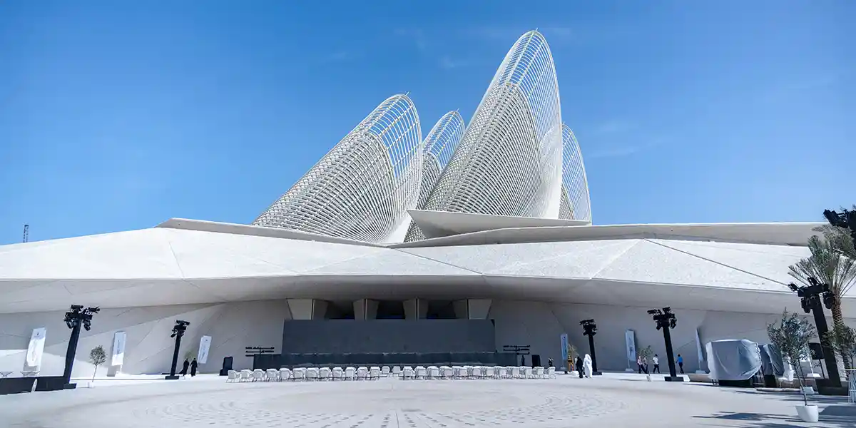 Mammoet-at-Zayed-National-Museum