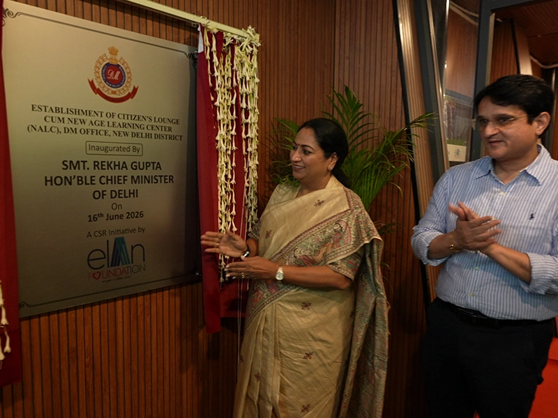 Rekha-Inaugurates-Citizen-Lounge