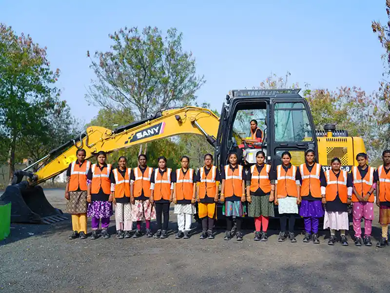 SANY-All-Women-Excavator-Batch