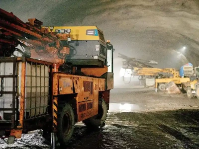 Building the new Mumbai-Pune Expressway with Emission Free E-Air Compressors