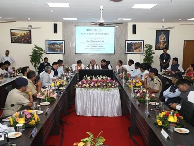 Manohar-Lal-Reviews-Swachh-Bharat-Progress