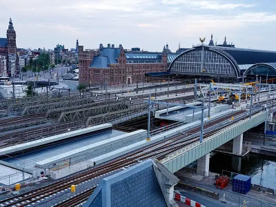 Bridge-Replacement-at-Amsterdam-Central-Station