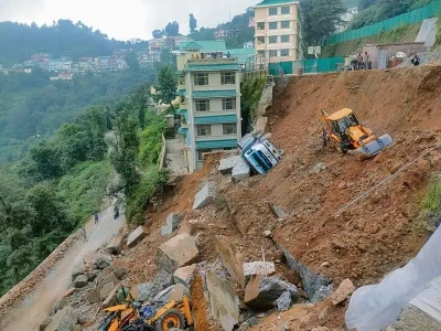 Landslide-on-Ramnagar-Udhampur-Road 